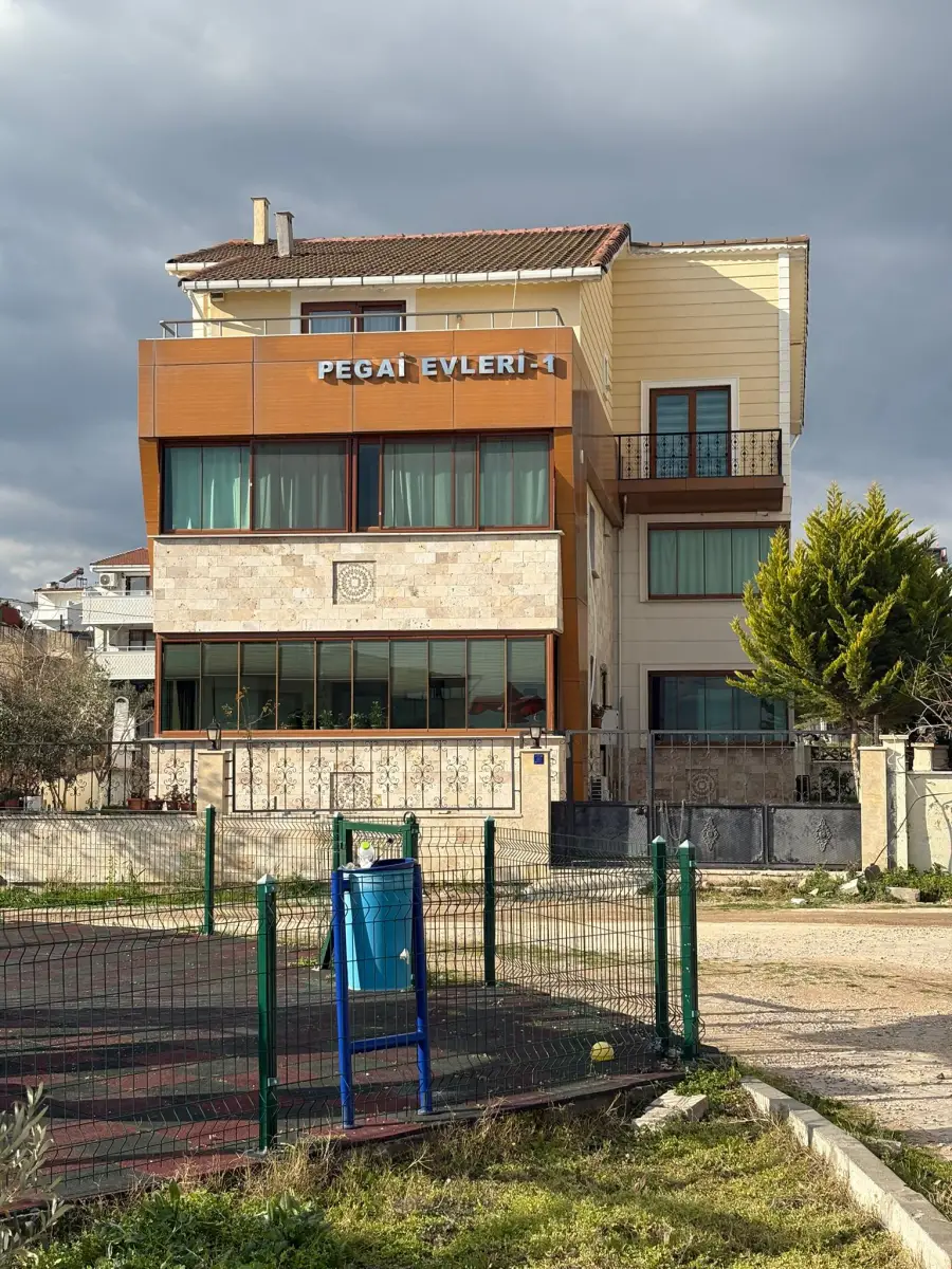 PEGAİ EVLERİ